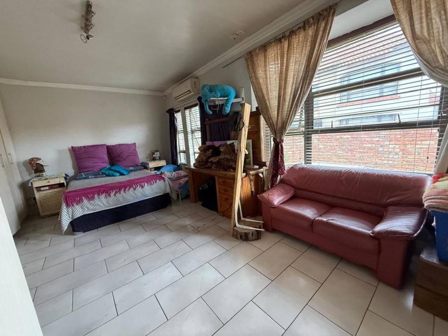 2 Bedroom Property for Sale in Waterval East North West